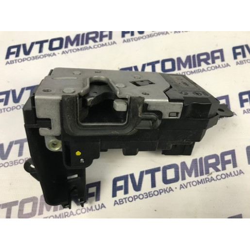 Замок двери передней левой Opel Zafira B 2005-2011 13220369